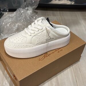 Vintage Havana White Star Mules